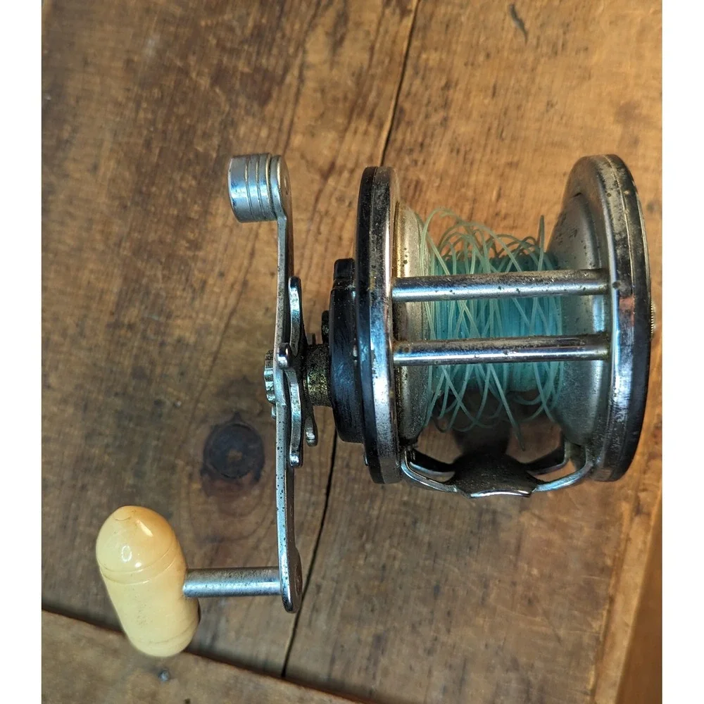 Vintage PENN Long Beach 60 Tackle Reel Cool Handle